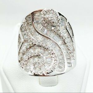 Elegant 18K White Gold Filled Size 9 Women's Ring